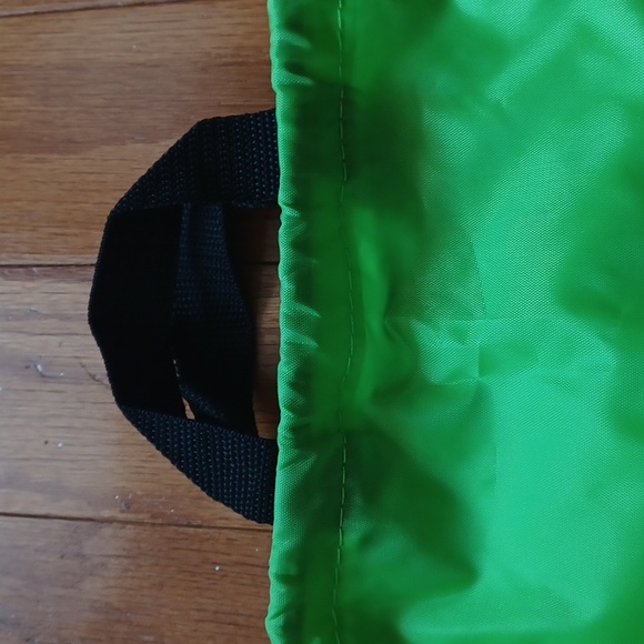 Vitamin Water sling pack - Picture 3 of 4
